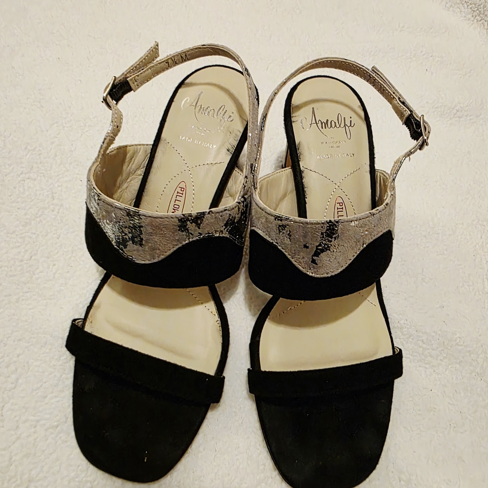 Amalfi Women's Black and Gold Sandals